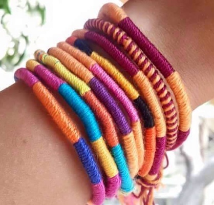 Hand bracelt